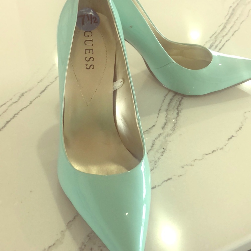 Mint Guess Pumps